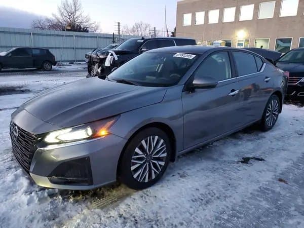 Nissan Altima 2023