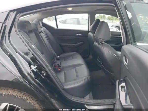 Nissan Altima 2023