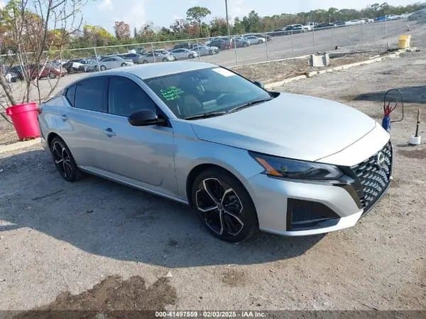 Nissan Altima 2023