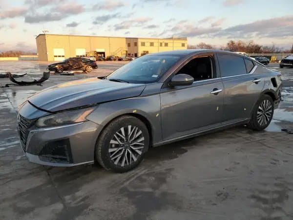 Nissan Altima 2023