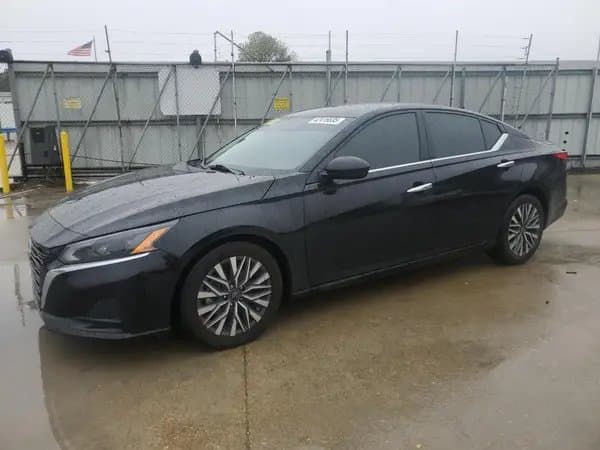 Nissan Altima 2023