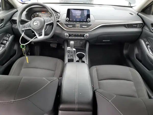 Nissan Altima 2023