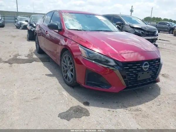 Nissan Altima 2023