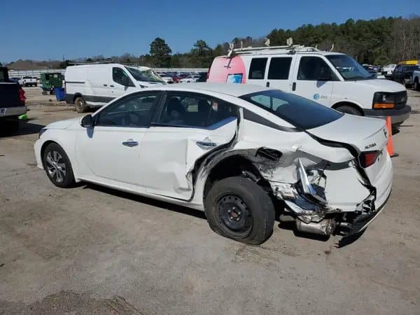 Nissan Altima 2023