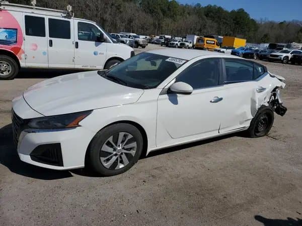 Nissan Altima 2023