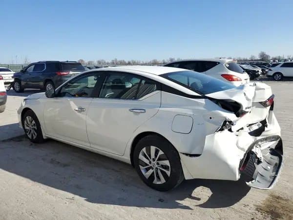 Nissan Altima 2024