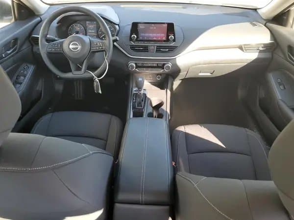 Nissan Altima 2024