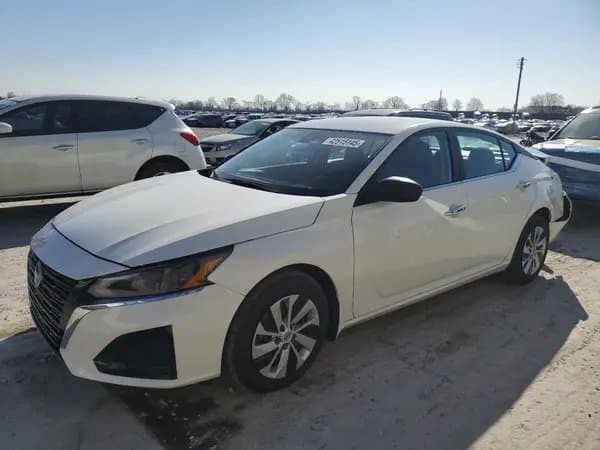 Nissan Altima 2024