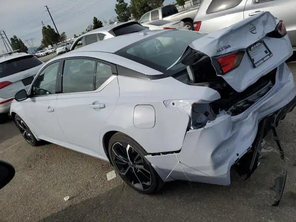 Nissan Altima 2024