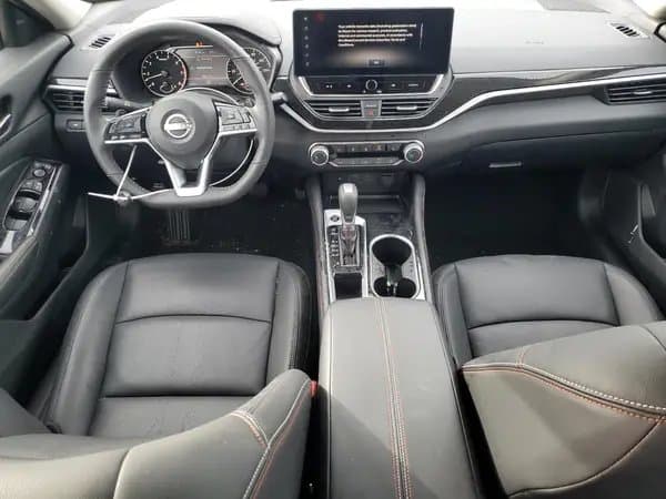 Nissan Altima 2024