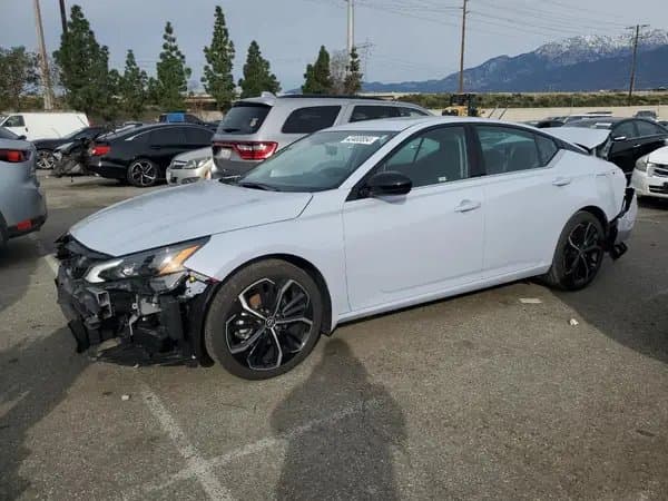 Nissan Altima 2024