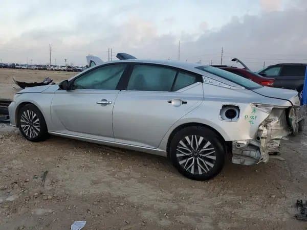 Nissan Altima 2024