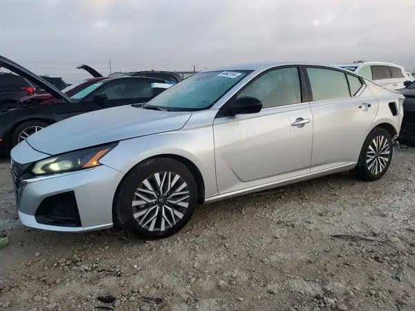 Nissan Altima 2024
