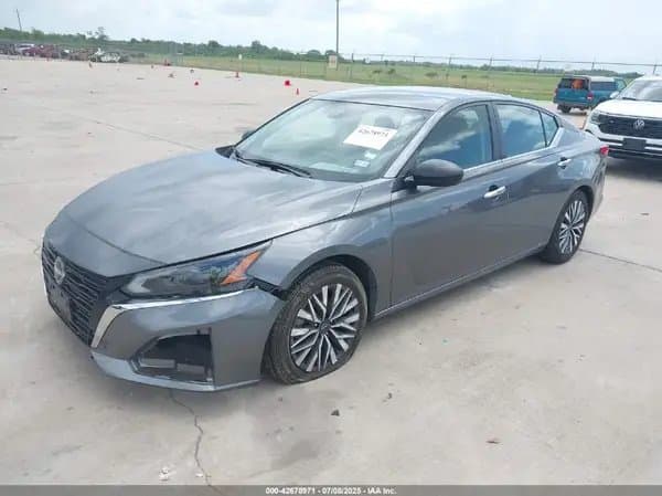 Nissan Altima 2024