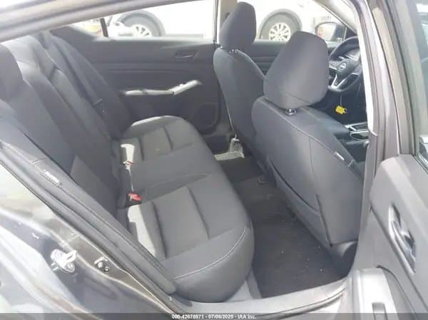Nissan Altima 2024