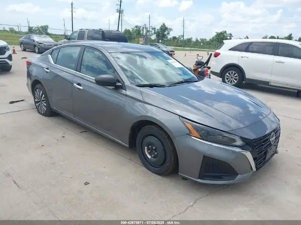 Nissan Altima 2024