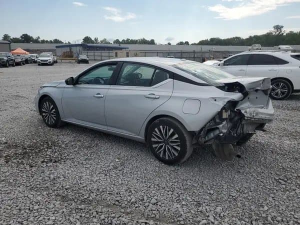 Nissan Altima 2024