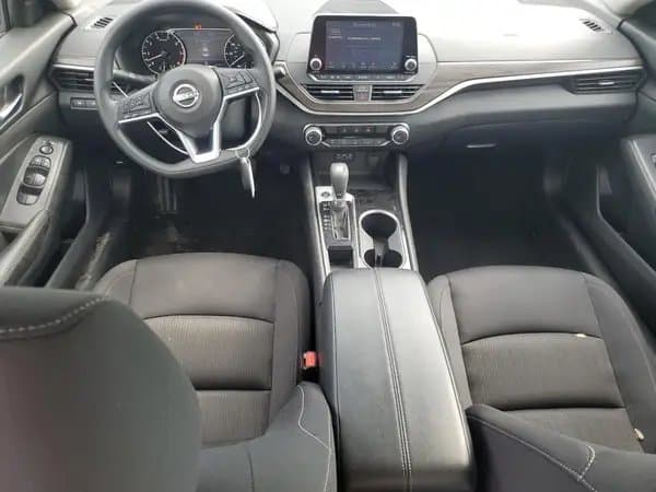 Nissan Altima 2024