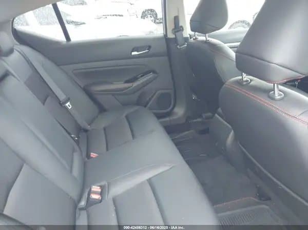 Nissan Altima 2025