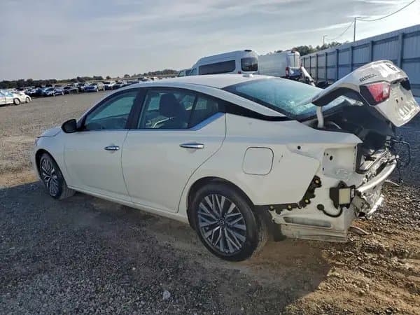 Nissan Altima 2025