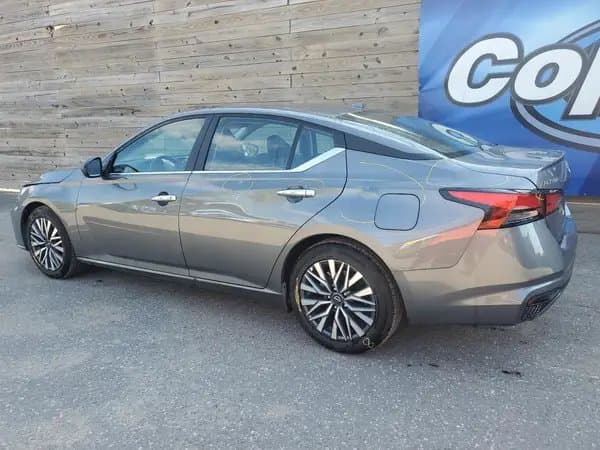 Nissan Altima 2025