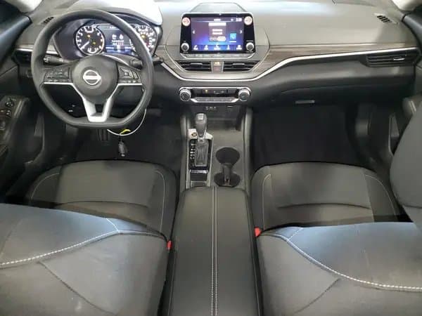 Nissan Altima 2025
