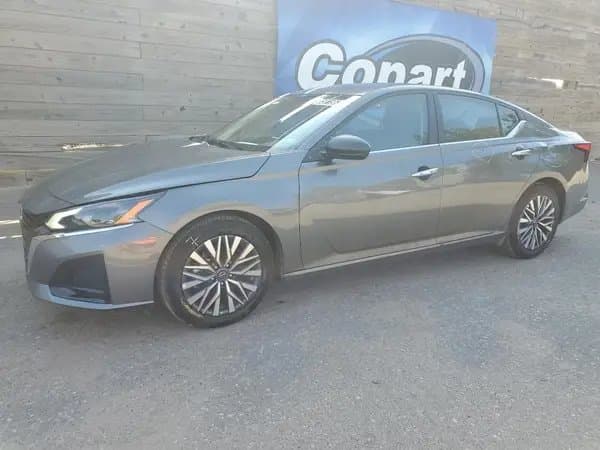 Nissan Altima 2025