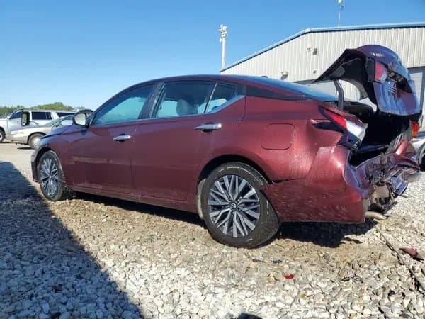 Nissan Altima 2025