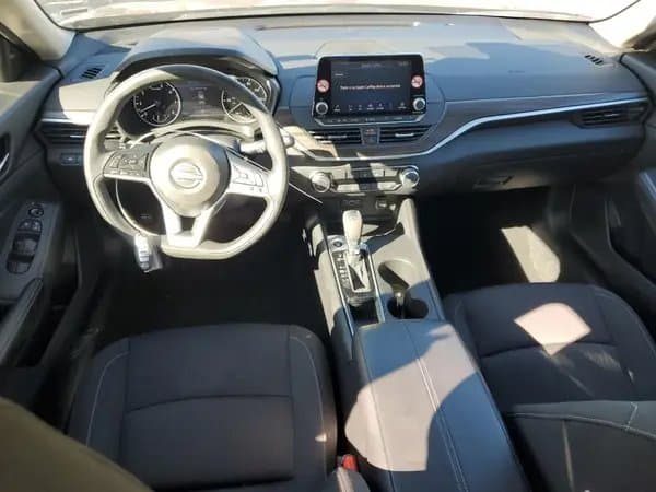 Nissan Altima 2025