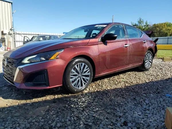 Nissan Altima 2025