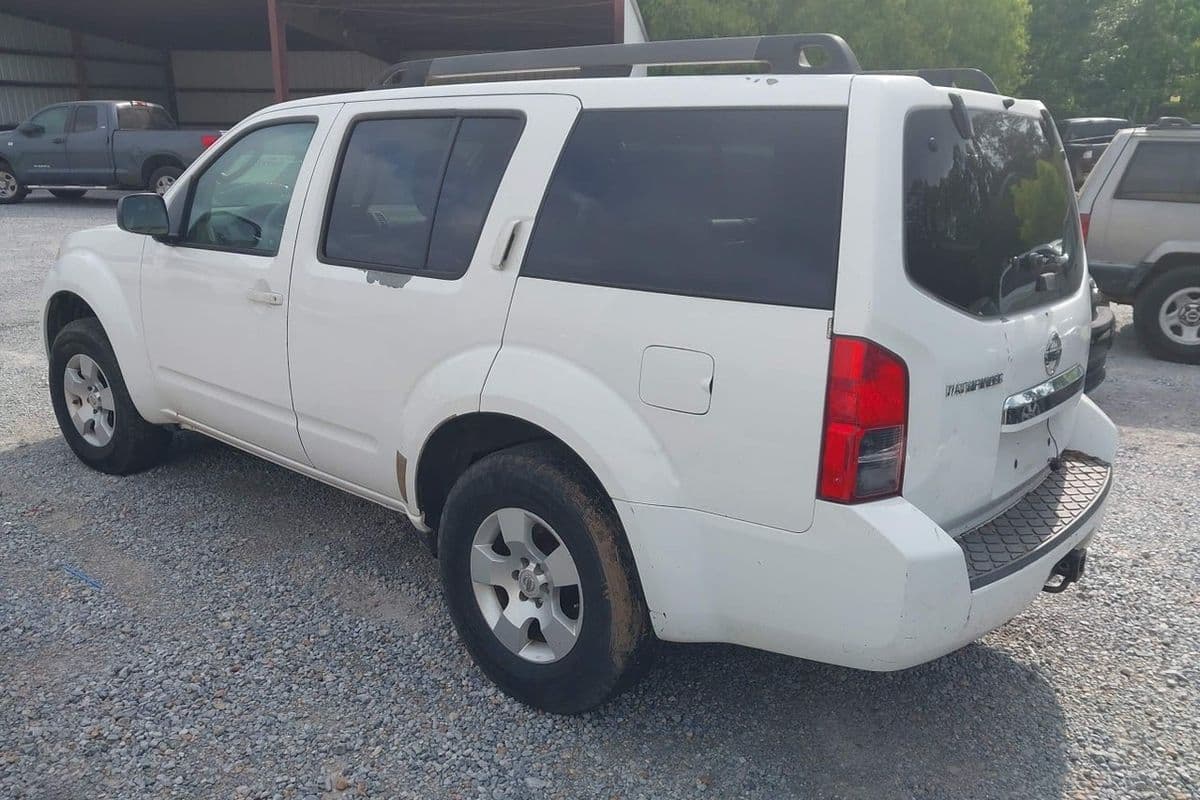 Nissan Pathfinder 2011