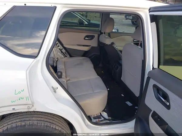 Nissan Rogue 2023