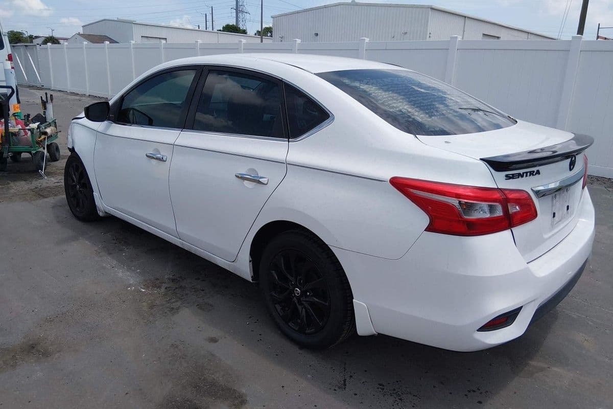 Nissan Sentra 2018