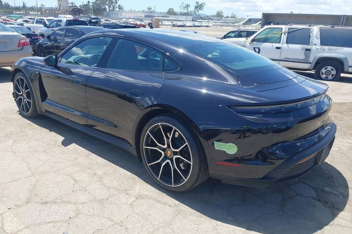 Porsche Taycan 2023