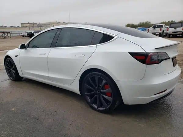 Tesla Model 3 2020