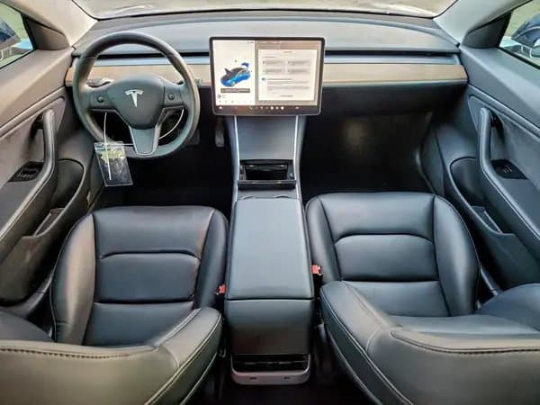 Tesla Model 3 2020