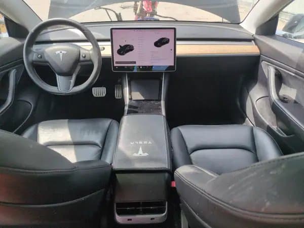 Tesla Model 3 2020