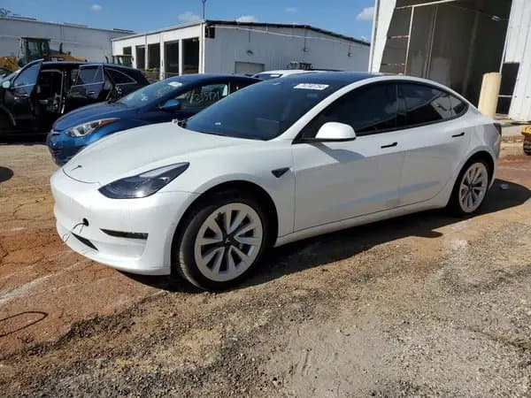 Tesla Model 3 2022