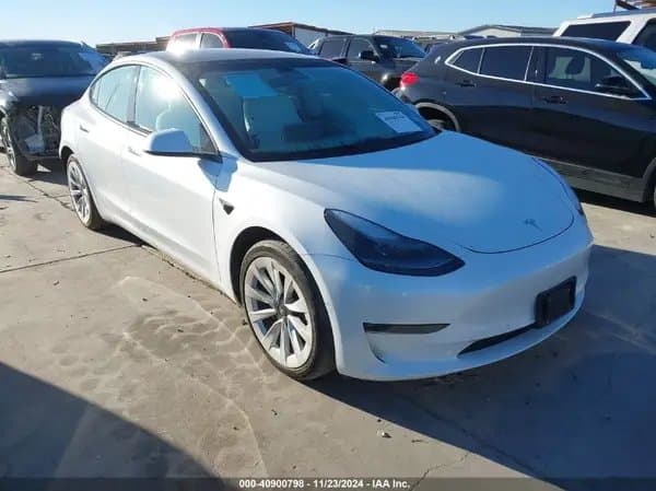 Tesla Model 3 2022