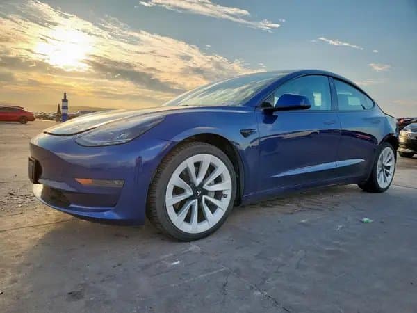 Tesla Model 3 2022