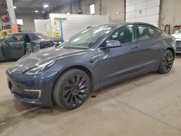 Tesla Model 3 2022