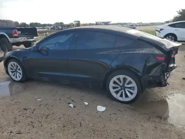 Tesla Model 3 2022