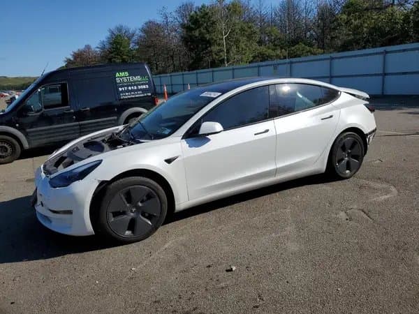 Tesla Model 3 2022