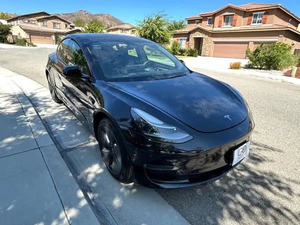 Tesla Model 3 2023