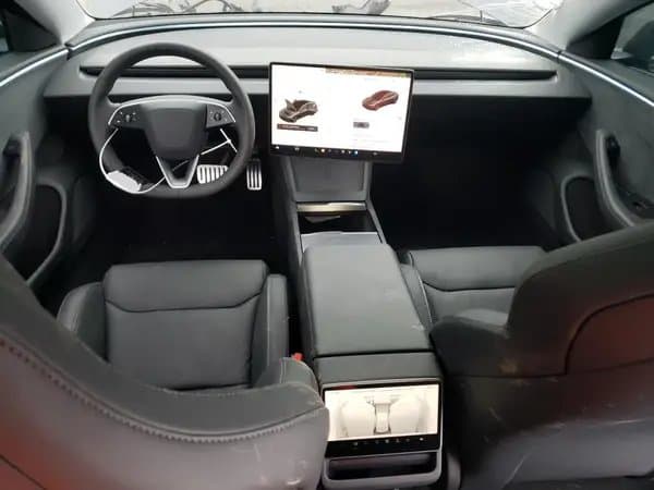 Tesla Model 3 2024