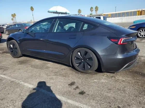 Tesla Model 3 2025
