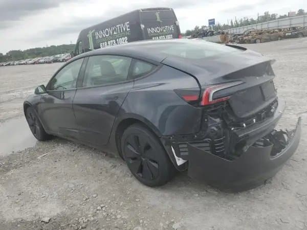 Tesla Model 3 2025
