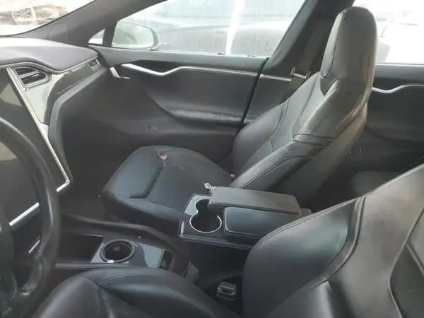 Tesla Model S 2016