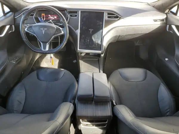 Tesla Model S 2016