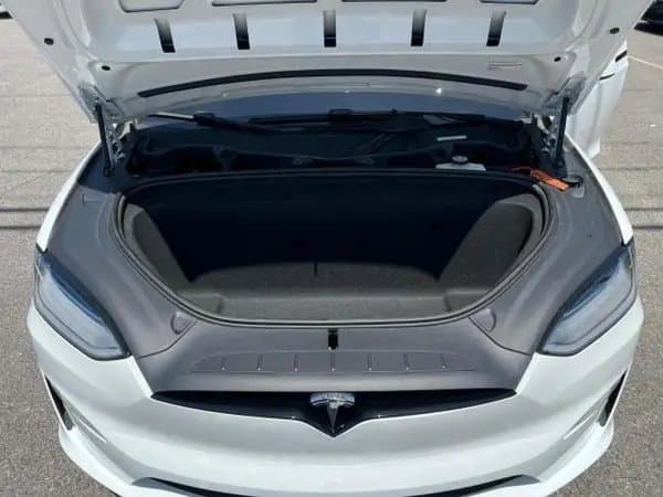 Tesla Model X 2022